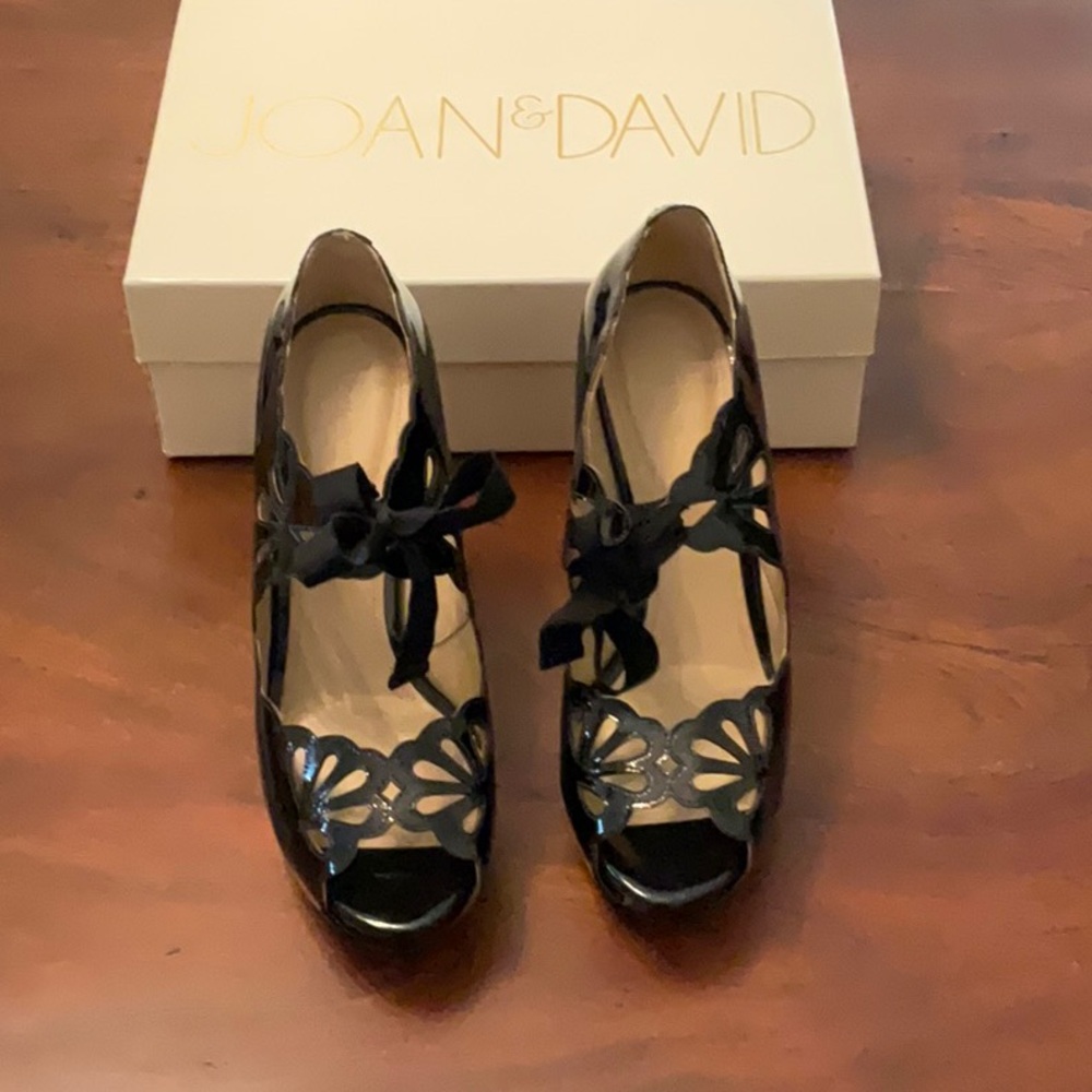 Black Patent Leather Tear Drop Scalloped Edge Open Toe Heels size 8.5